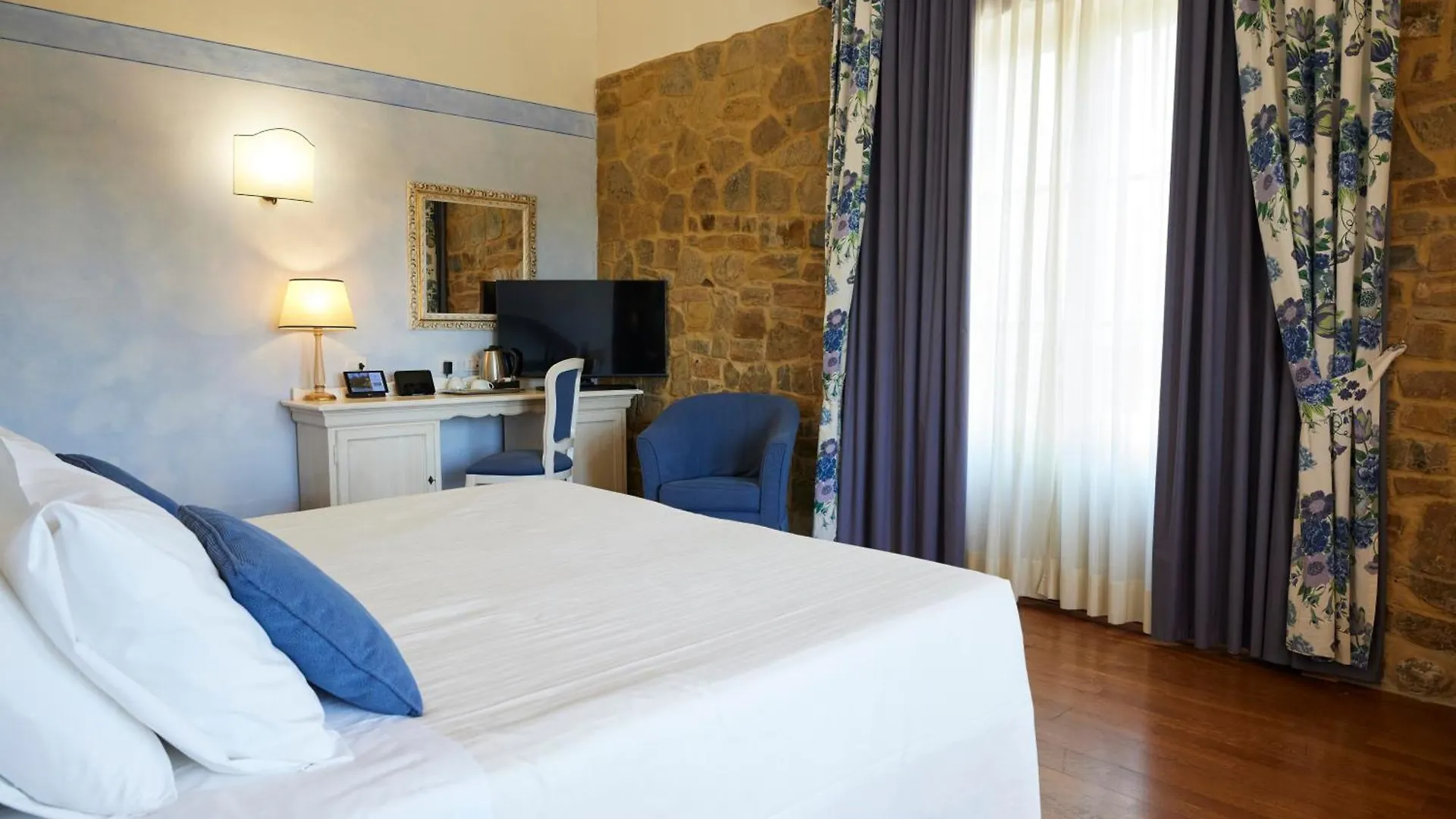 Hotel Borgo Di Cortefreda - Place Of Charme Tavarnelle Val di Pesa 4*,  Italy